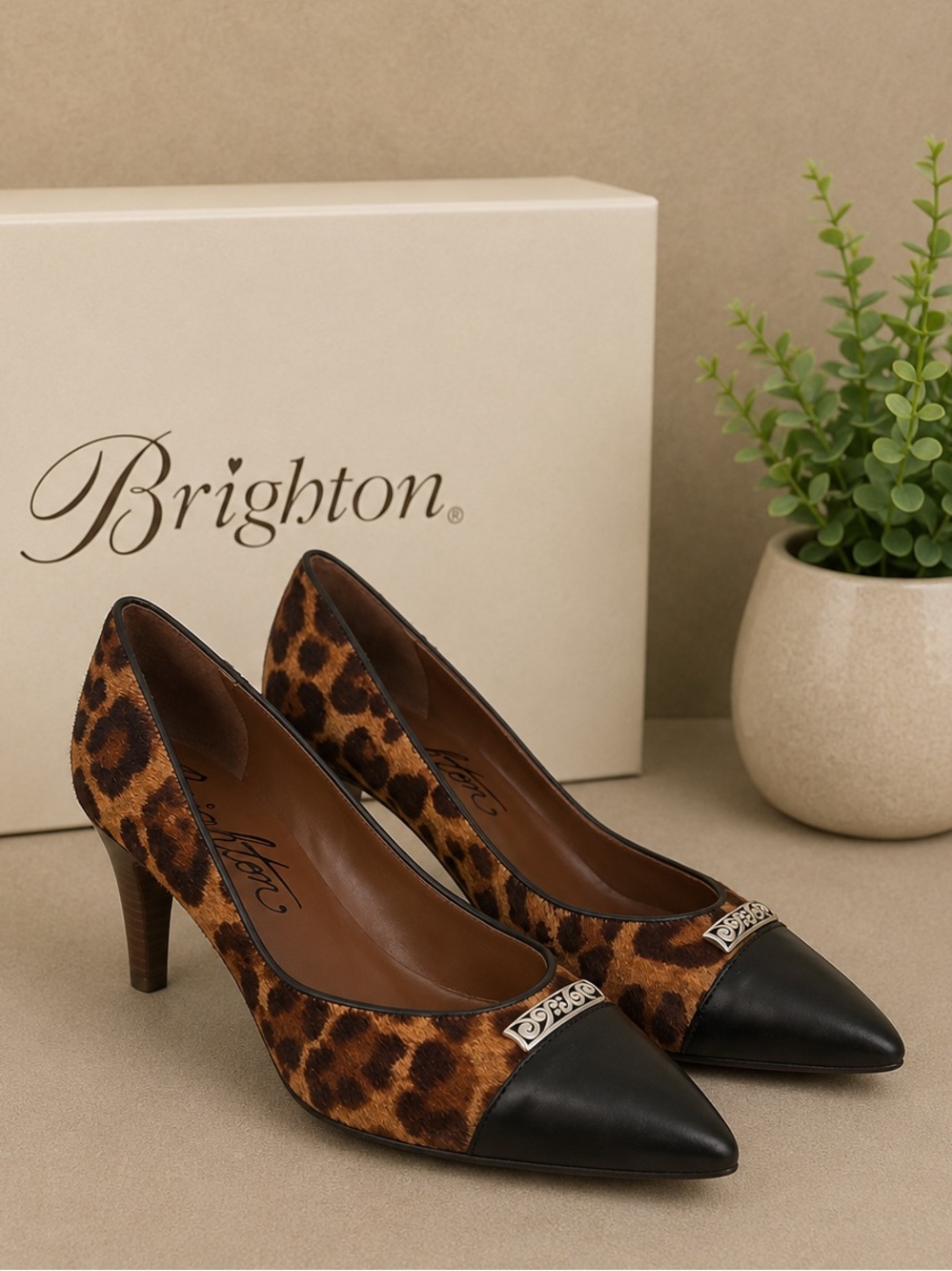 Brighton Yale Leopard Print Calf Hair Leather Cap Toe Pumps Heels 8.5M